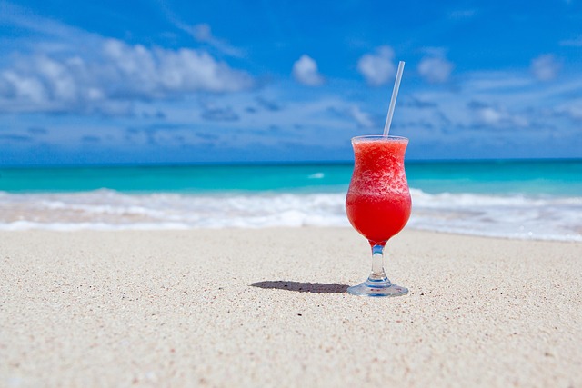 Cocktails am Strand – All-Inclusive-Urlaub im Resort